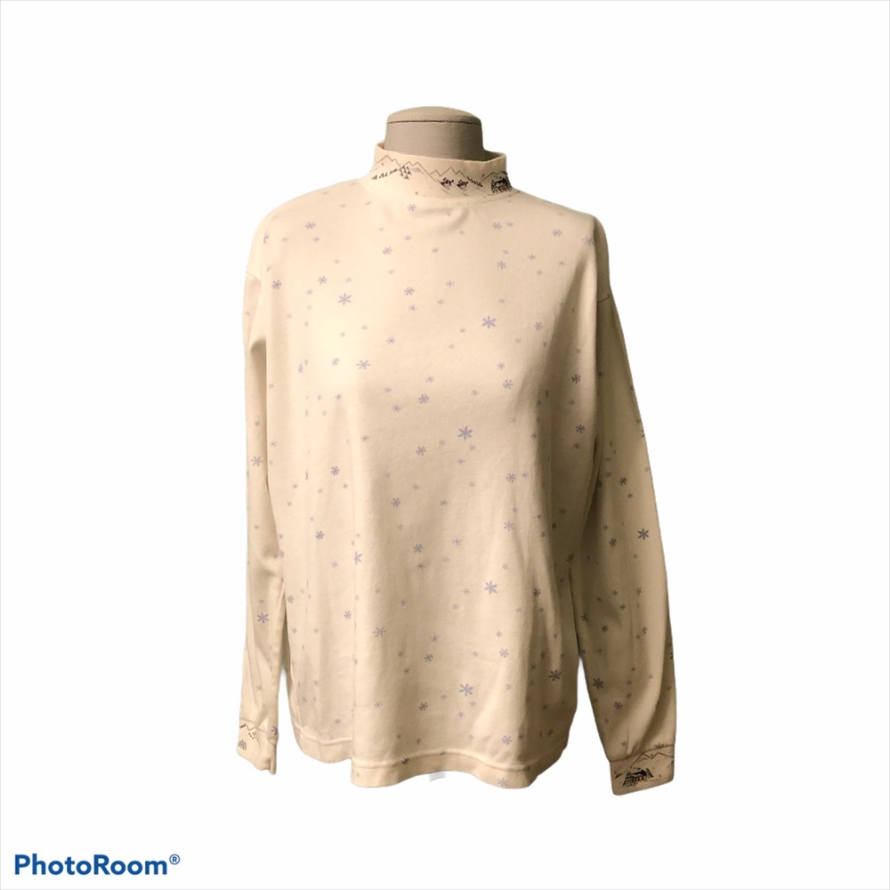 Northern Reflections white snowflake turtle neck size XL